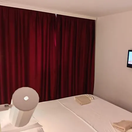 Marea Albastra Apartman *